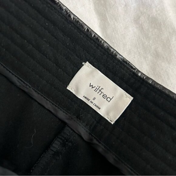 Wilfred Aritzia funk pant High-rise, glossy vinyl black pants size 8 - Picture 9 of 9